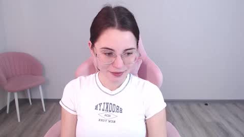 Snapshot of kitty_boy246 chatting on 10.22.25 Andrew online show from 10.22.25