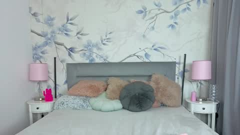 kitty_cut1ee_ online show from 02.20.26