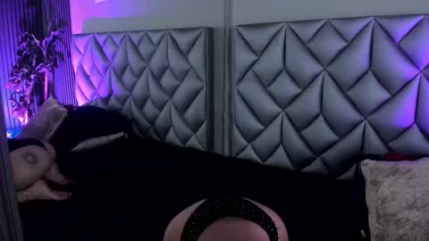   online show from 10.15.25