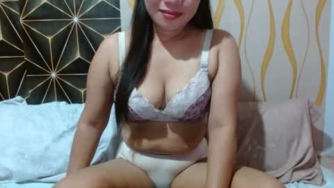 Snapshot of kitty_kheira chatting on 06.20.26 Kheira online show from 06.20.26