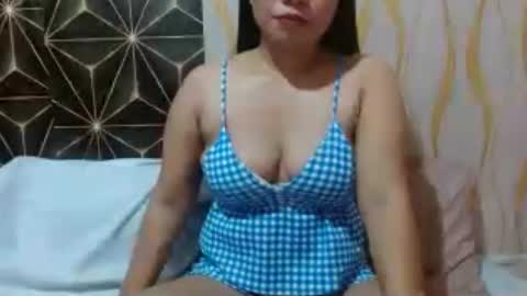 Snapshot of kitty_kheira chatting on 06.23.26 Kheira online show from 06.23.26