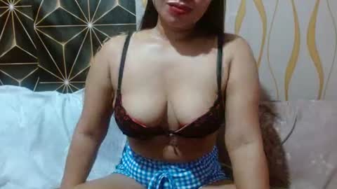 Snapshot of kitty_kheira chatting on 06.30.26 Kheira online show from 06.30.26