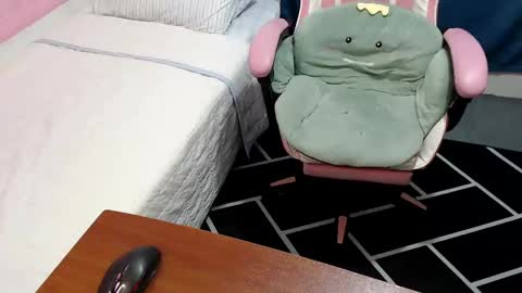 Kate online show from 02.13.25