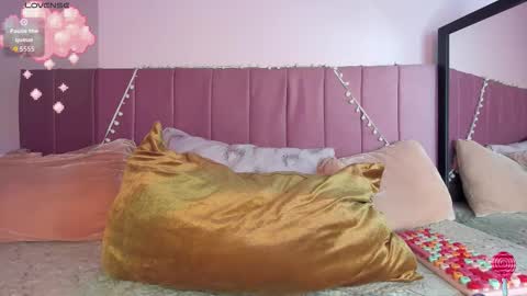 kitty_kryss online show from 11.19.25