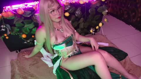 Snapshot of kitty_malach chatting on 04.22.26 Kitty online show from 04.22.26