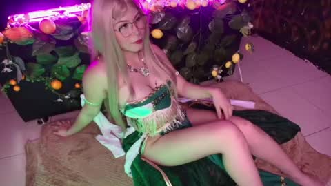 Snapshot of kitty_malach chatting on 04.24.26 Kitty online show from 04.24.26