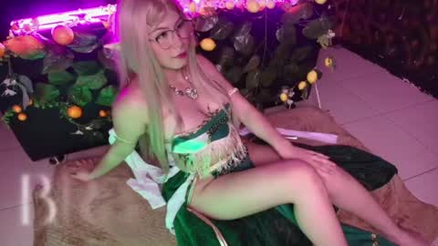 Snapshot of kitty_malach chatting on 04.29.26 Kitty online show from 04.29.26