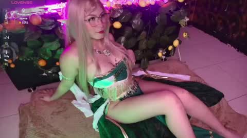 Snapshot of kitty_malach chatting on 04.30.26 Kitty online show from 04.30.26