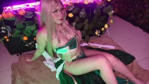 Snapshot of kitty_malach chatting on 05.05.26 Kitty online show from 05.05.26