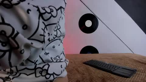 Snapshot of kitty_malach chatting on 05.23.26 Kitty online show from 05.23.26
