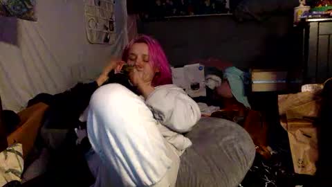 Snapshot of kittycat929709 chatting on 02.10.25 Drip maker online show from 02.10.25