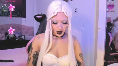 Snapshot of kittygoth_ chatting on 05.11.26 Kitty Goth online show from 05.11.26
