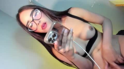 Snapshot of kittylickerfucker69 chatting on 05.15.26 Grace online show from 05.15.26