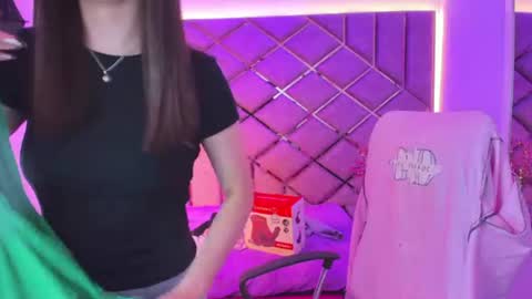 Sarah online show from 06.19.26