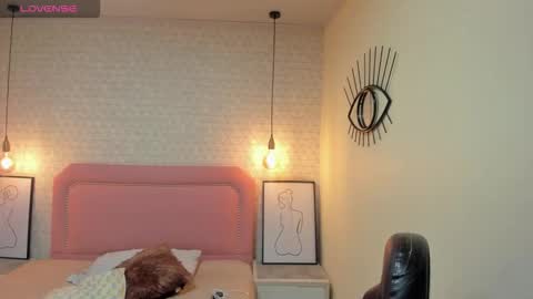  K I T T  Y  online show from 10.18.25