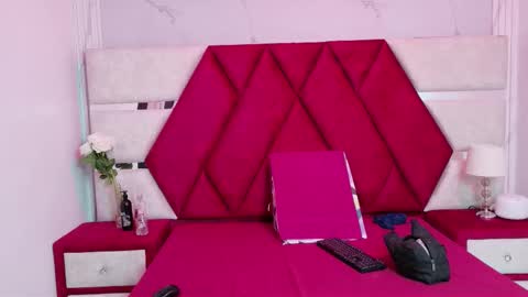 Snapshot of kity_spiderr chatting on 09.12.25 Luisa y Jairo online show from 09.12.25