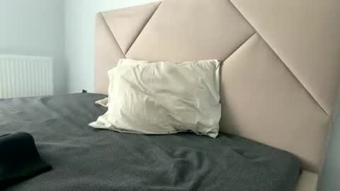 kiwigray online show from 12.18.25