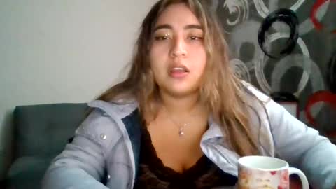 Snapshot of kloe__05 chatting on 07.23.26 Kloe online show from 07.23.26