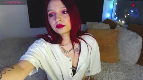 Snapshot of kmila_carson chatting on 12.14.24 kmila online show from 12.14.24