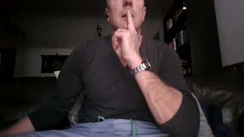 Knight3975 online show from 04.10.26