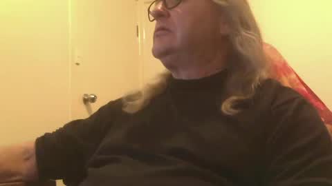 Snapshot of knobout chatting on 06.16.26 knobout online show from 06.16.26