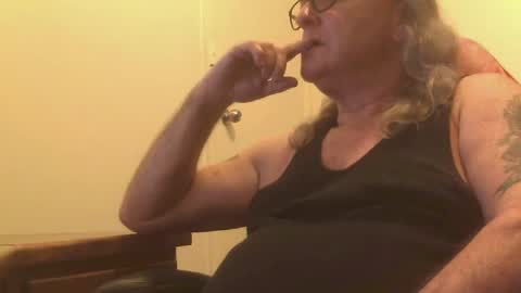 Snapshot of knobout chatting on 06.30.26 knobout online show from 06.30.26
