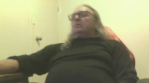 Snapshot of knobout chatting on 07.12.26 knobout online show from 07.12.26