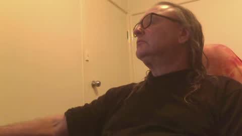 Snapshot of knobout chatting on 07.16.26 knobout online show from 07.16.26