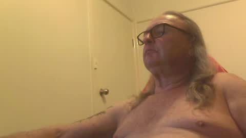 Snapshot of knobout chatting on 07.20.26 knobout online show from 07.20.26