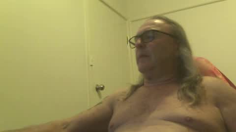 Snapshot of knobout chatting on 07.20.26 knobout online show from 07.20.26