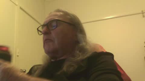 Snapshot of knobout chatting on 07.30.26 knobout online show from 07.30.26