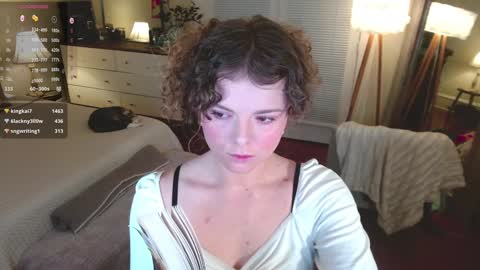 Snapshot of knowlita chatting on 12.22.24 knowlita online show from 12.22.24