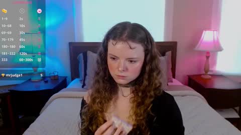 Snapshot of knowlita chatting on 02.18.26 knowlita online show from 02.18.26