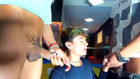 Snapshot of kobayaske chatting on 01.10.25 kobayaske online show from 01.10.25