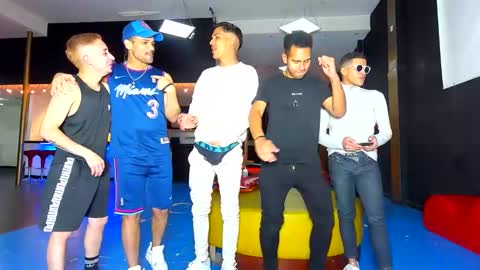 Snapshot of kobayaske chatting on 01.12.25 kobayaske online show from 01.12.25