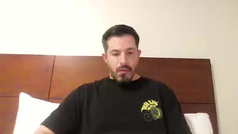 Snapshot of kolombianox chatting on 10.17.25 kolombianox online show from 10.17.25