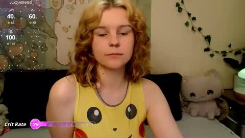 Snapshot of komorebbi chatting on 04.30.26 Marta online show from 04.30.26