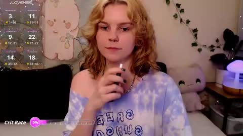Snapshot of komorebbi chatting on 05.08.26 Marta online show from 05.08.26