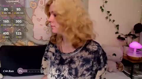 Snapshot of komorebbi chatting on 07.04.26 Marta online show from 07.04.26