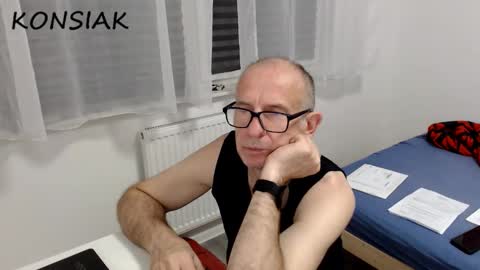 Komsiak online show from 10.13.25