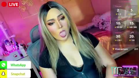 MISS ALICIA online show from 10.29.25