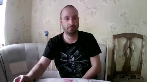 Snapshot of kostua31 chatting on 05.16.26 kvg-1994 online show from 05.16.26