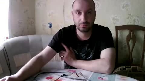 Snapshot of kostua31 chatting on 05.16.26 kvg-1994 online show from 05.16.26