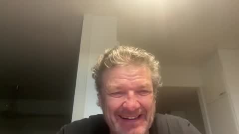 Snapshot of kovapoika chatting on 10.14.25 kovapoika online show from 10.14.25