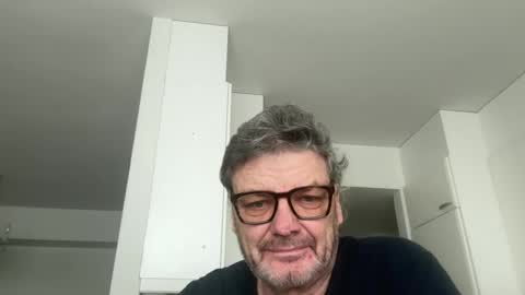 Snapshot of kovapoika chatting on 10.18.25 kovapoika online show from 10.18.25