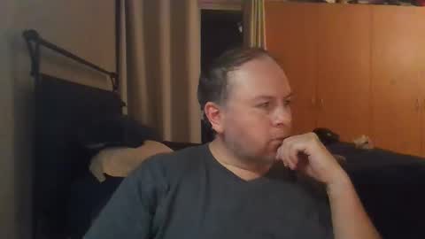 Snapshot of kp_101 chatting on 10.19.25 kp_101 online show from 10.19.25