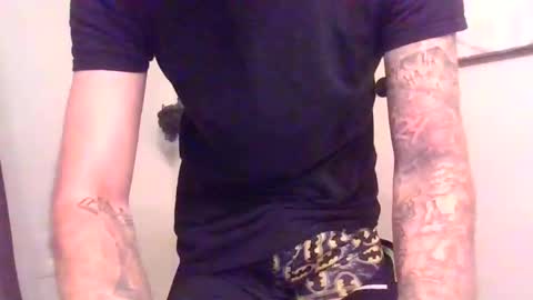 Snapshot of krasher2313 chatting on 02.17.26 hard hung horny online show from 02.17.26