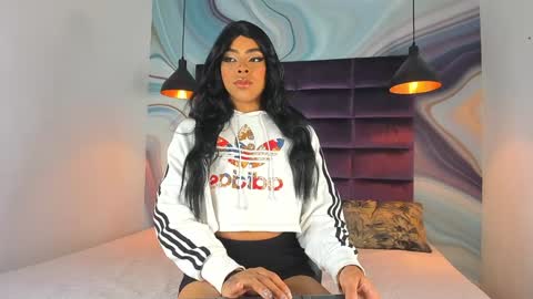 Snapshot of kris_kane chatting on 01.23.25 kriss online show from 01.23.25