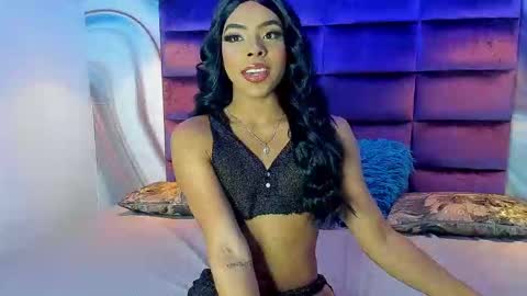 Snapshot of kris_kane chatting on 02.18.25 kriss online show from 02.18.25