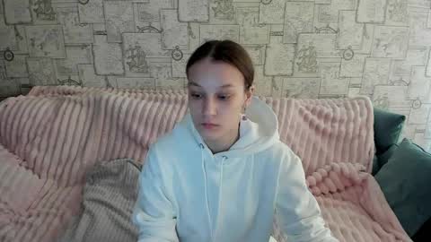 Snapshot of krisdoeill chatting on 05.02.26 krisdoeill online show from 05.02.26